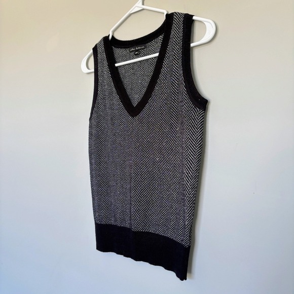 Urban Behavior Women's Medium Sweater Vest V-Neck Knit Argyle Metallic Black - Picture 3 of 9